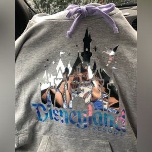 Super cute Disneyland sweatshirt size Small